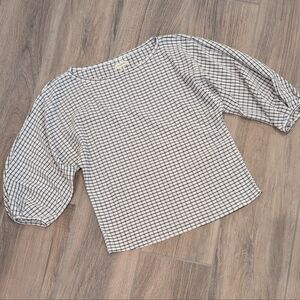 Max Studio Black and White Puff Sleeve Blouse